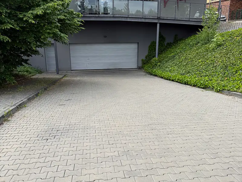 Prodej garážového stání 18 m², Brno – náhled fotky 1