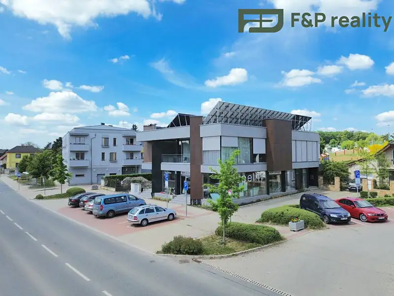 Pronájem kanceláře 122 m², Praha – náhled fotky 1