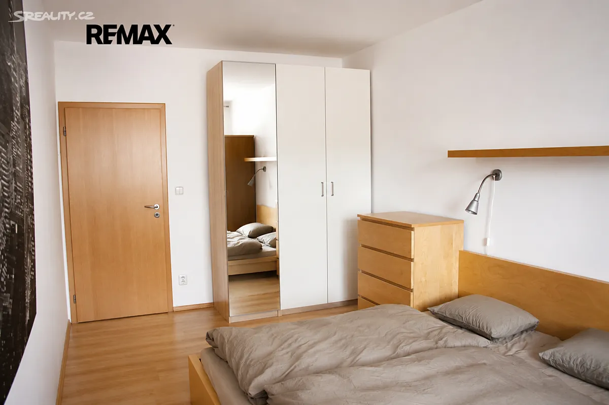 Pronájem bytu 2+kk 53 m² – pohled 2