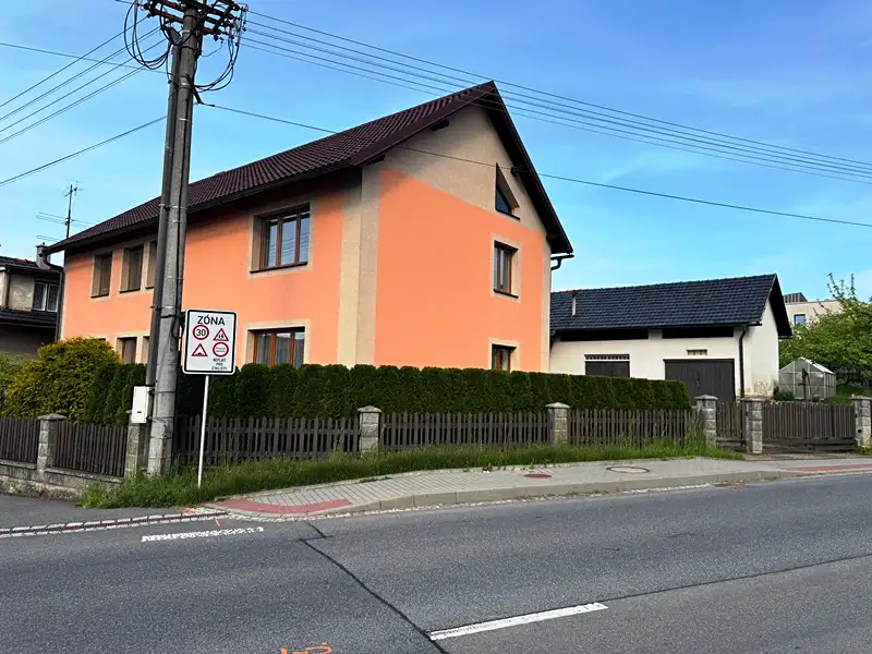 Prodej rodinného domu 250 m², pozemek 1429 m², Hodslavice – náhled fotky 2