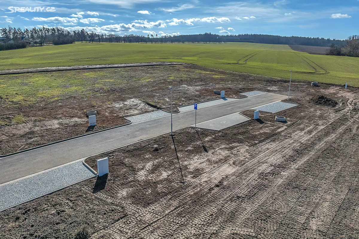 Prodej stavebního pozemku 1458 m² – další