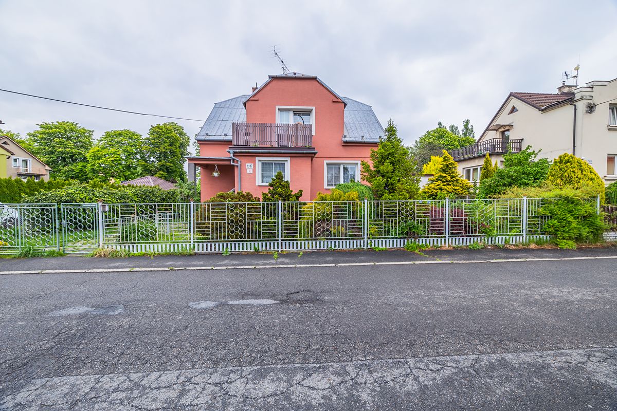 Prodej rodinného domu 140 m², pozemek 887 m²
