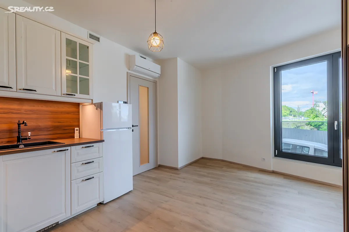 Pronájem bytu 1+kk 39 m² – pohled 3