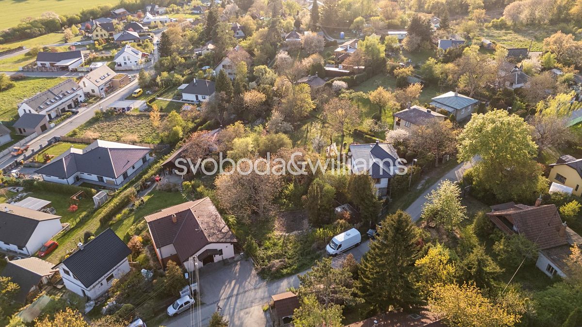 Prodej stavebního pozemku 1016 m² – fotografie 3