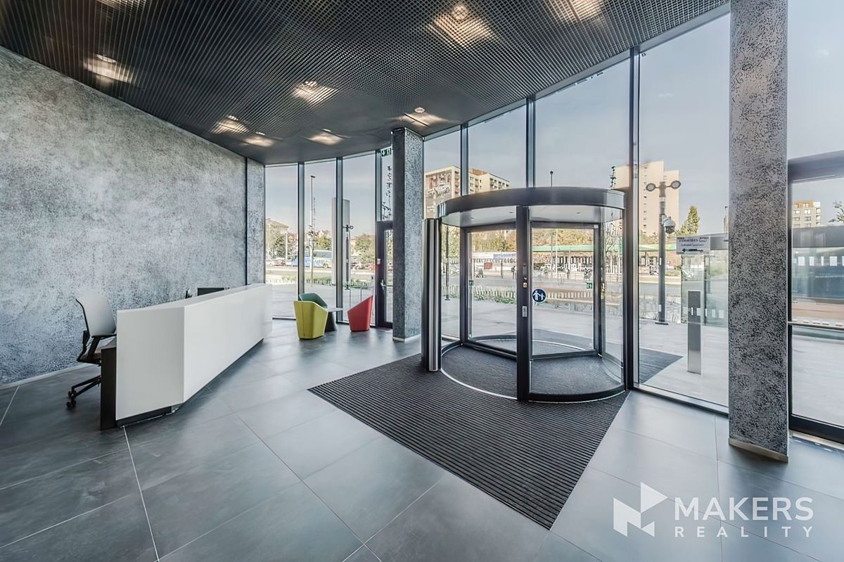 Pronájem kanceláře 447 m²