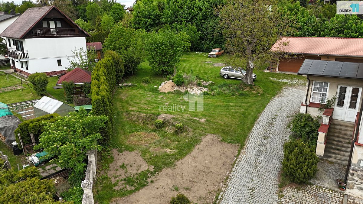 Prodej stavebního pozemku 1096 m²