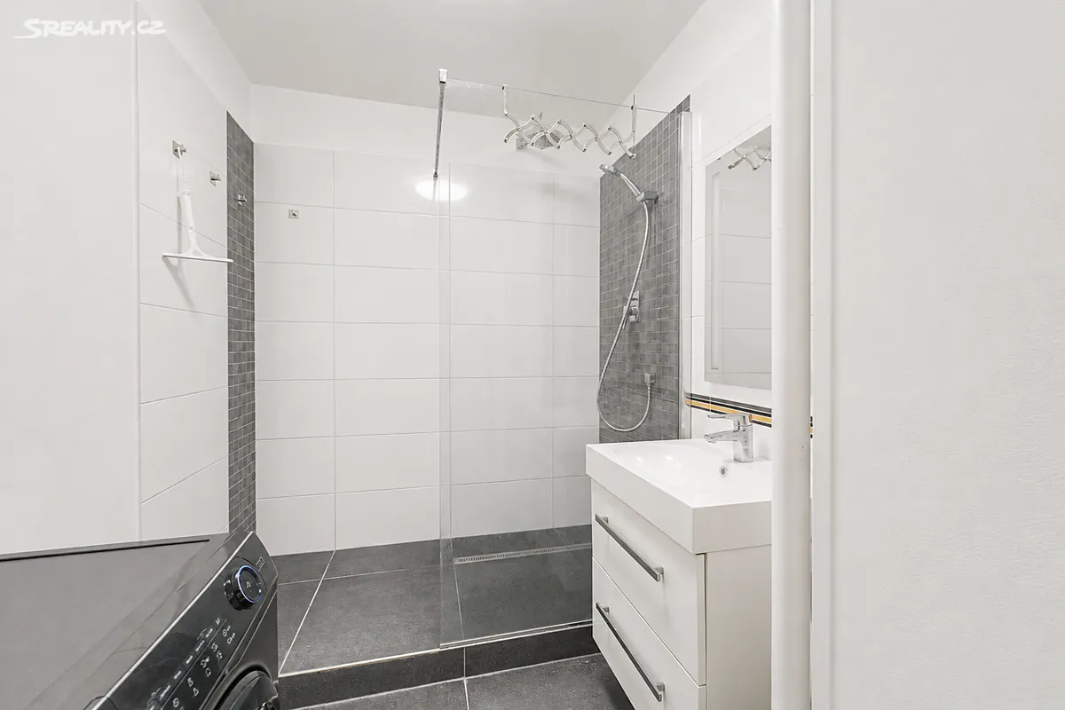 Prodej bytu 3+kk 68 m² – pohled 6