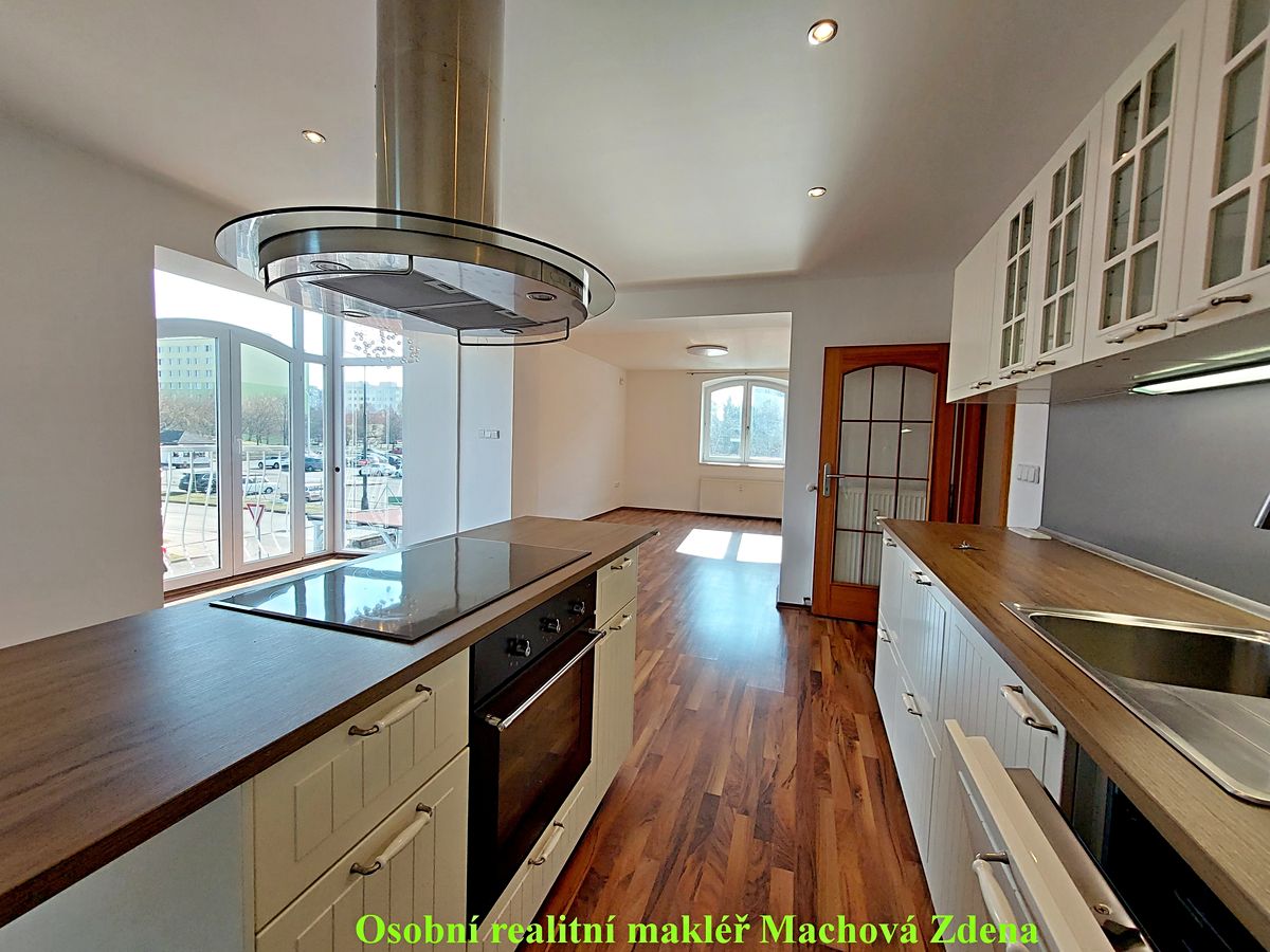 Pronájem bytu 3+kk 85 m²