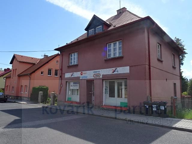 Prodej rodinného domu 300 m², pozemek 1454 m² – fotografie 2