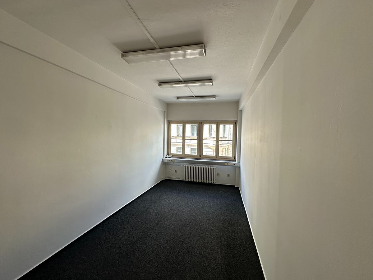 Pronájem kanceláře 17 m² – fotografie 2