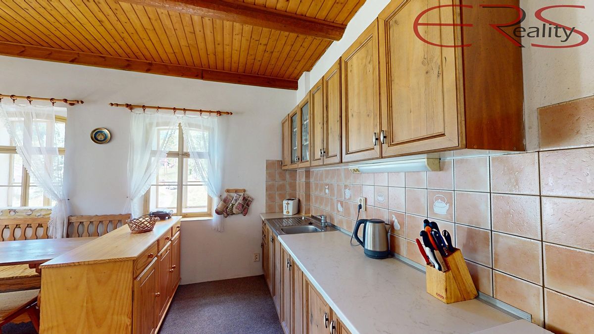 Prodej rodinného domu 187 m², pozemek 1026 m² – fotografie 5