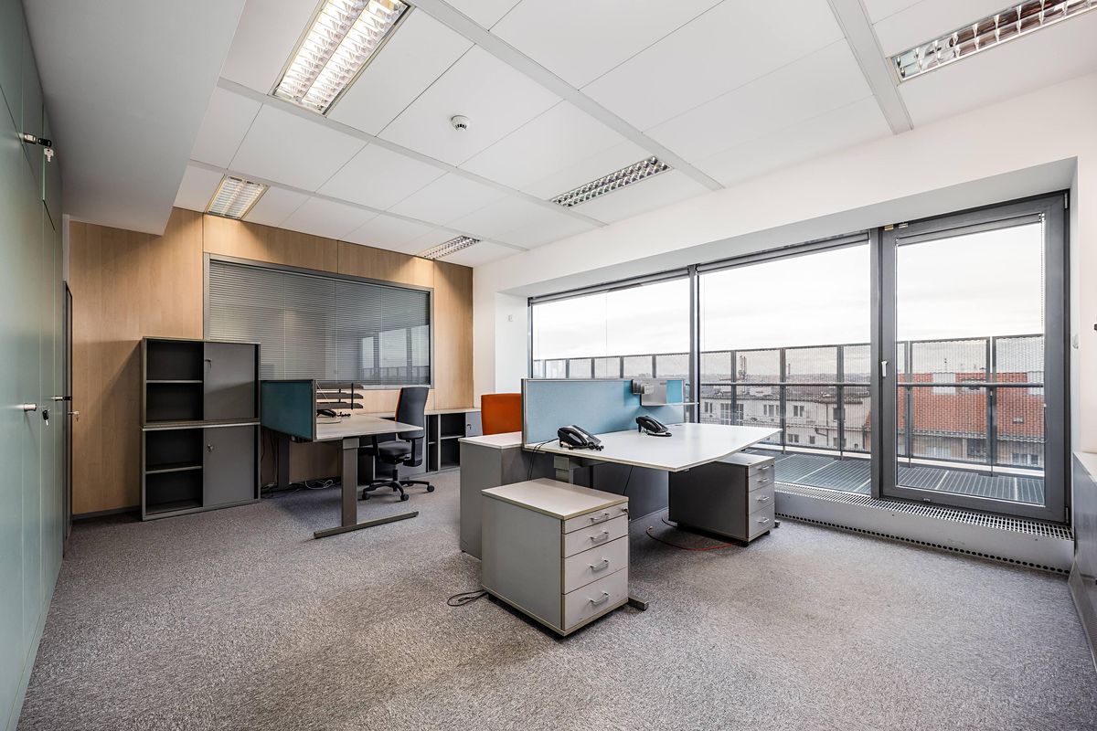 Pronájem kanceláře 526 m² – fotografie 2