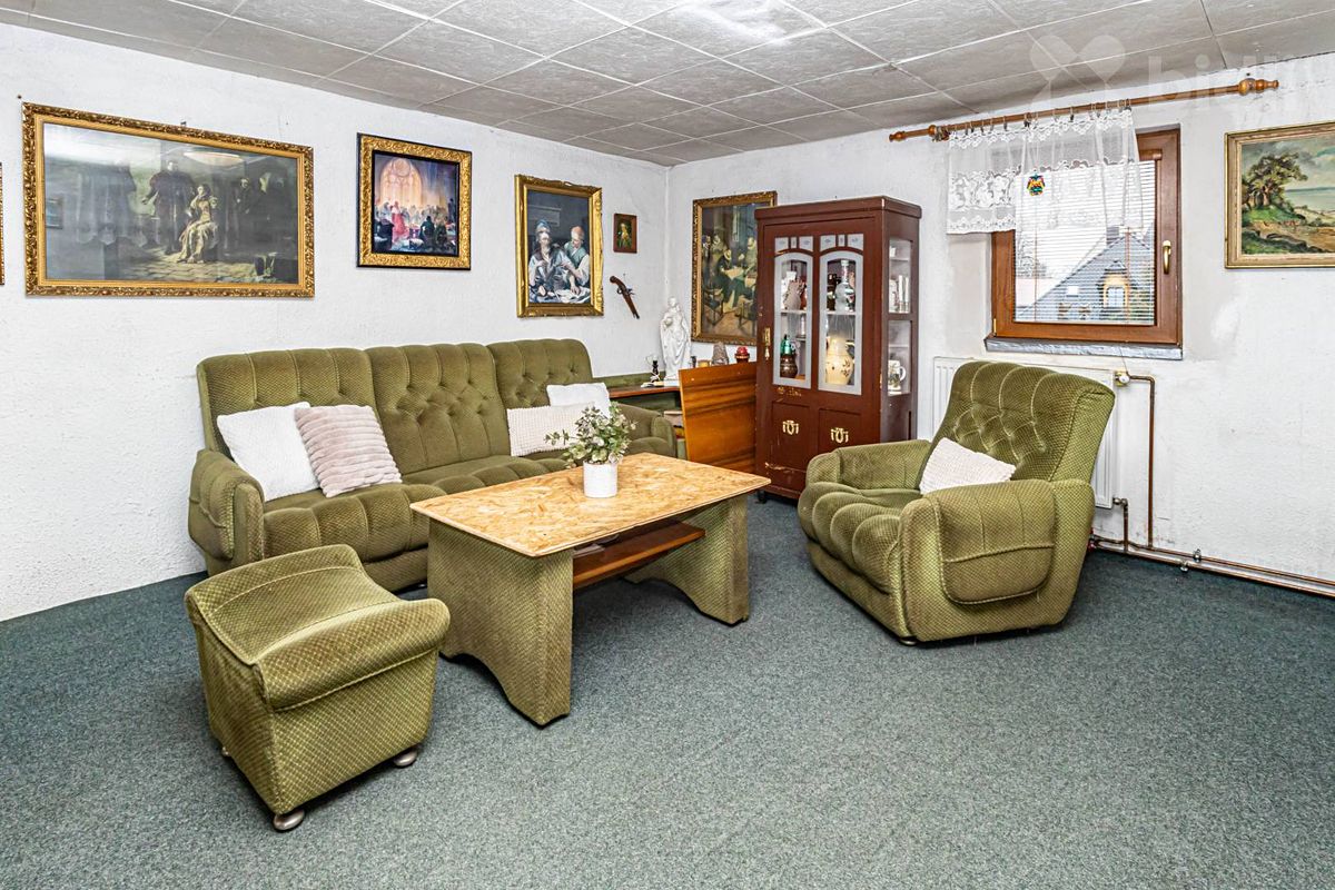 Prodej rodinného domu 200 m², pozemek 1170 m² – fotografie 4