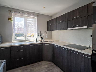 Prodej  rodinného domu 195 m², pozemek 699 m² — photo 3