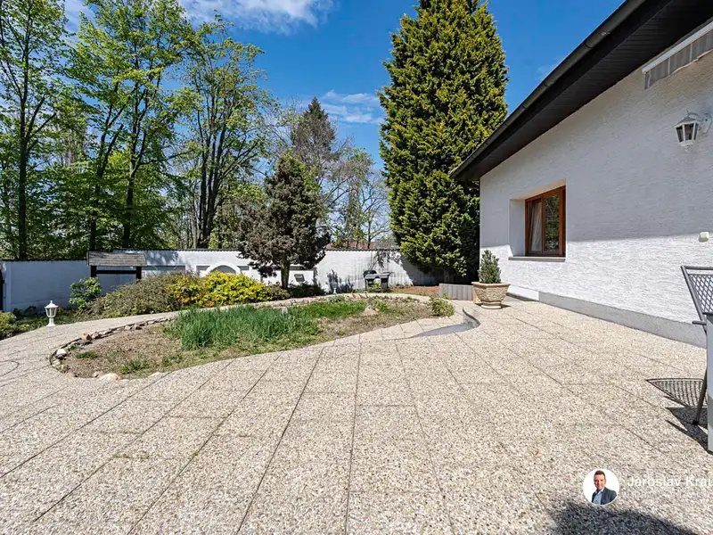 Prodej rodinného domu 250 m², pozemek 769 m², Nechanice – náhled fotky 3