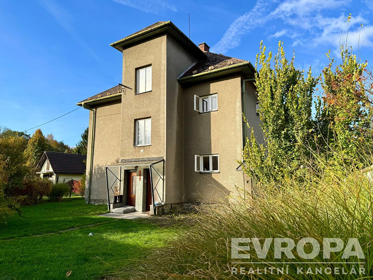 Prodej vícegeneračního domu 189 m², pozemek 1090 m² – fotografie 3