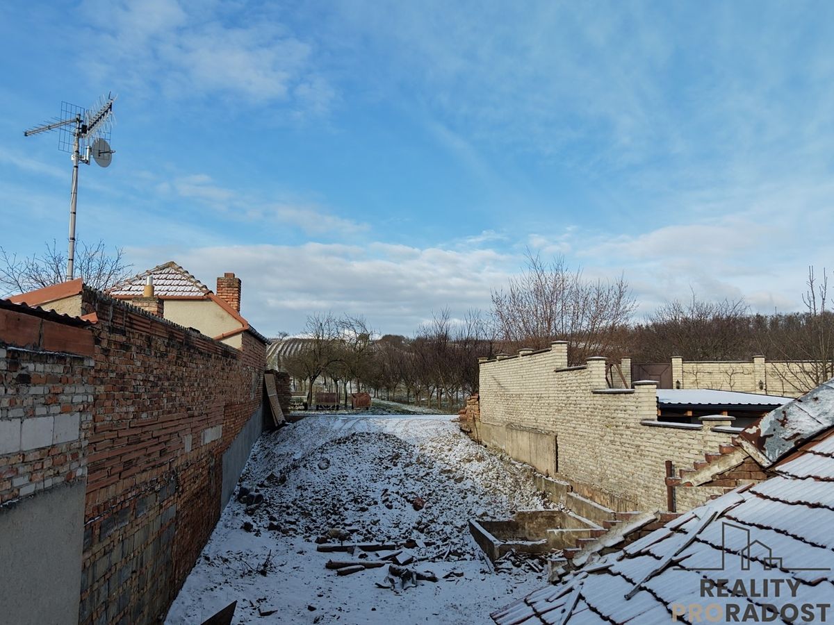 Prodej rodinného domu 80 m², pozemek 308 m² – fotografie 2
