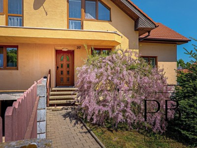 Prodej  rodinného domu 203 m², pozemek 749 m²