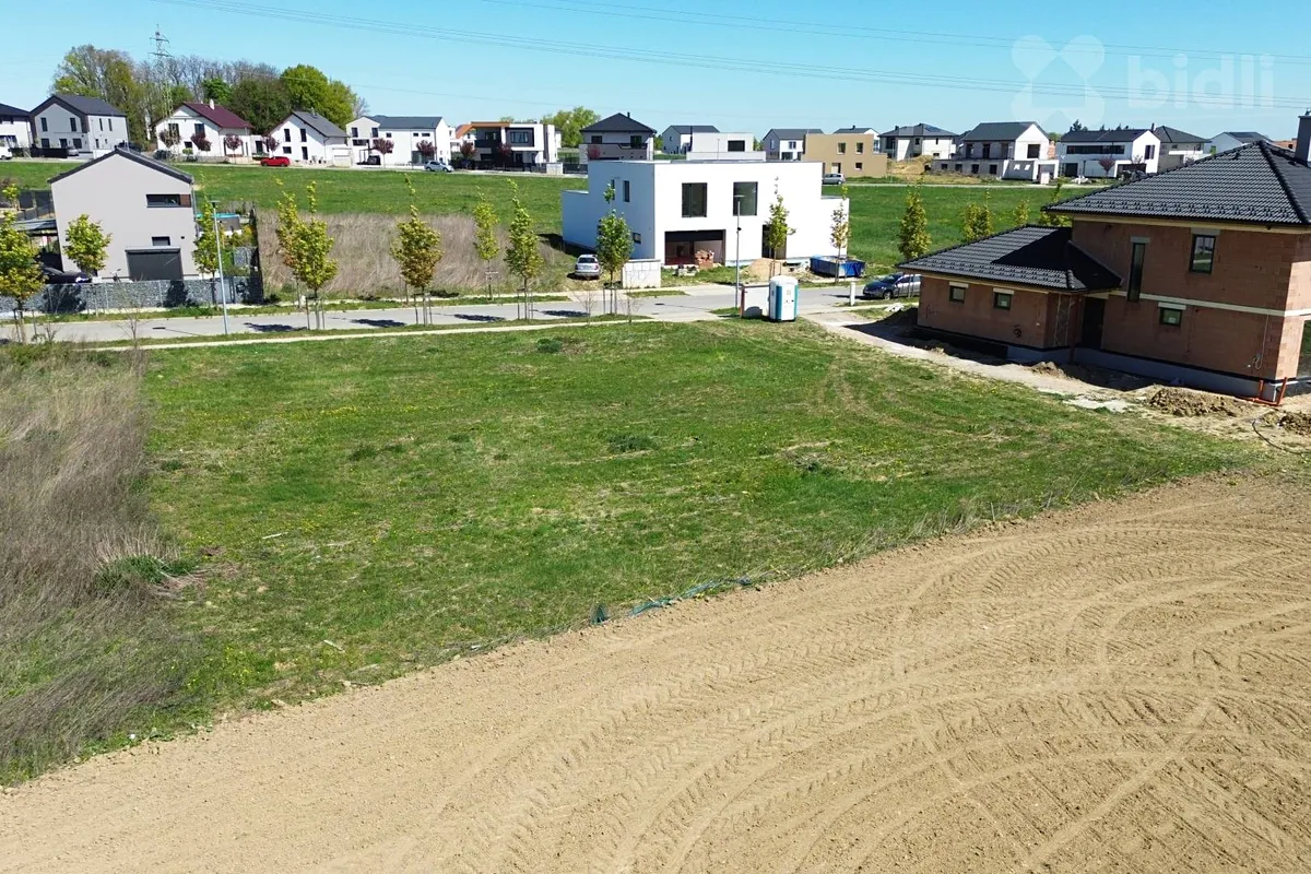 Prodej stavebního pozemku 842 m²