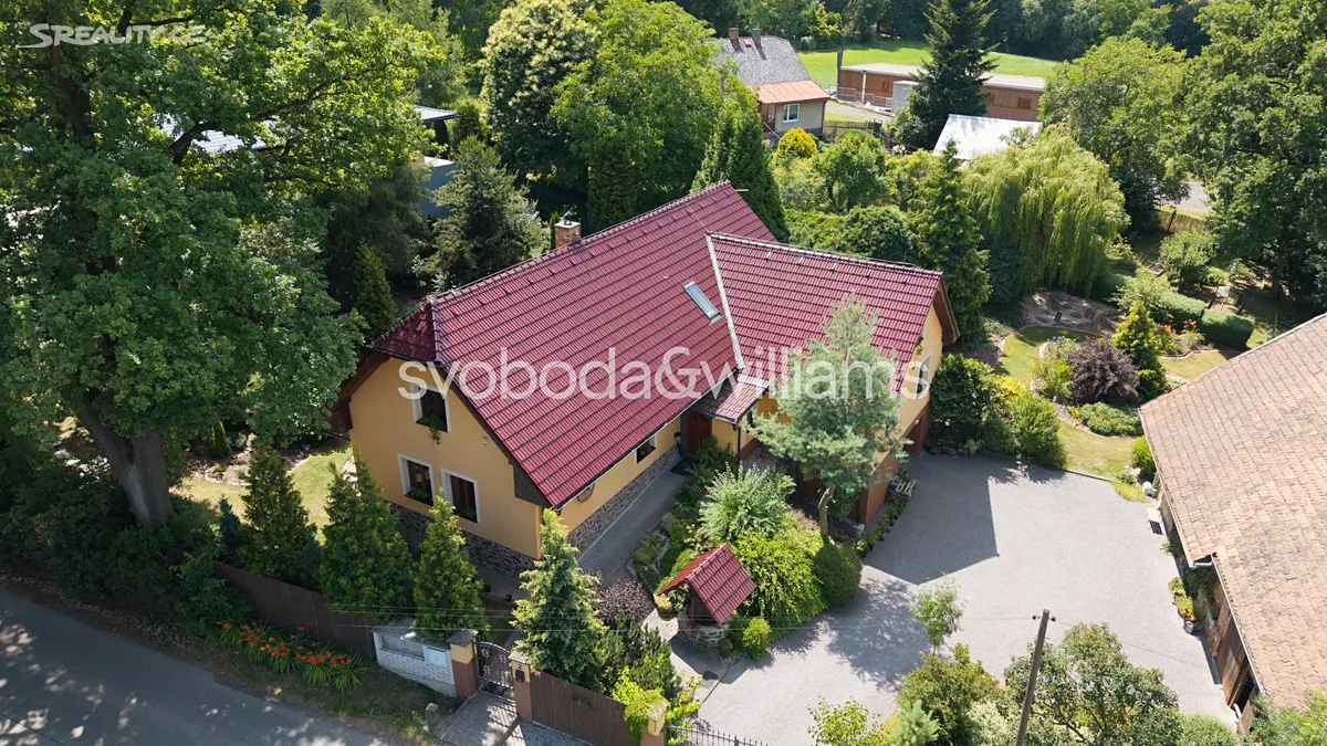 Prodej rodinného domu 408 m², pozemek 2321 m², Křížkový Újezdec