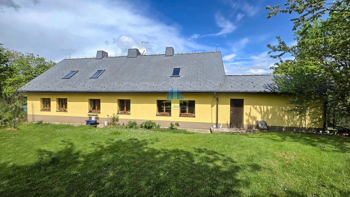 Prodej vícegeneračního domu 245 m², pozemek 2131 m² – fotografie 2
