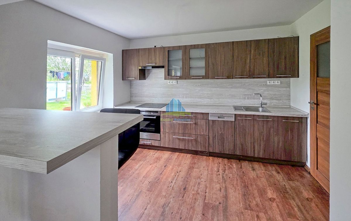Prodej vícegeneračního domu 245 m², pozemek 2131 m² – fotografie 5