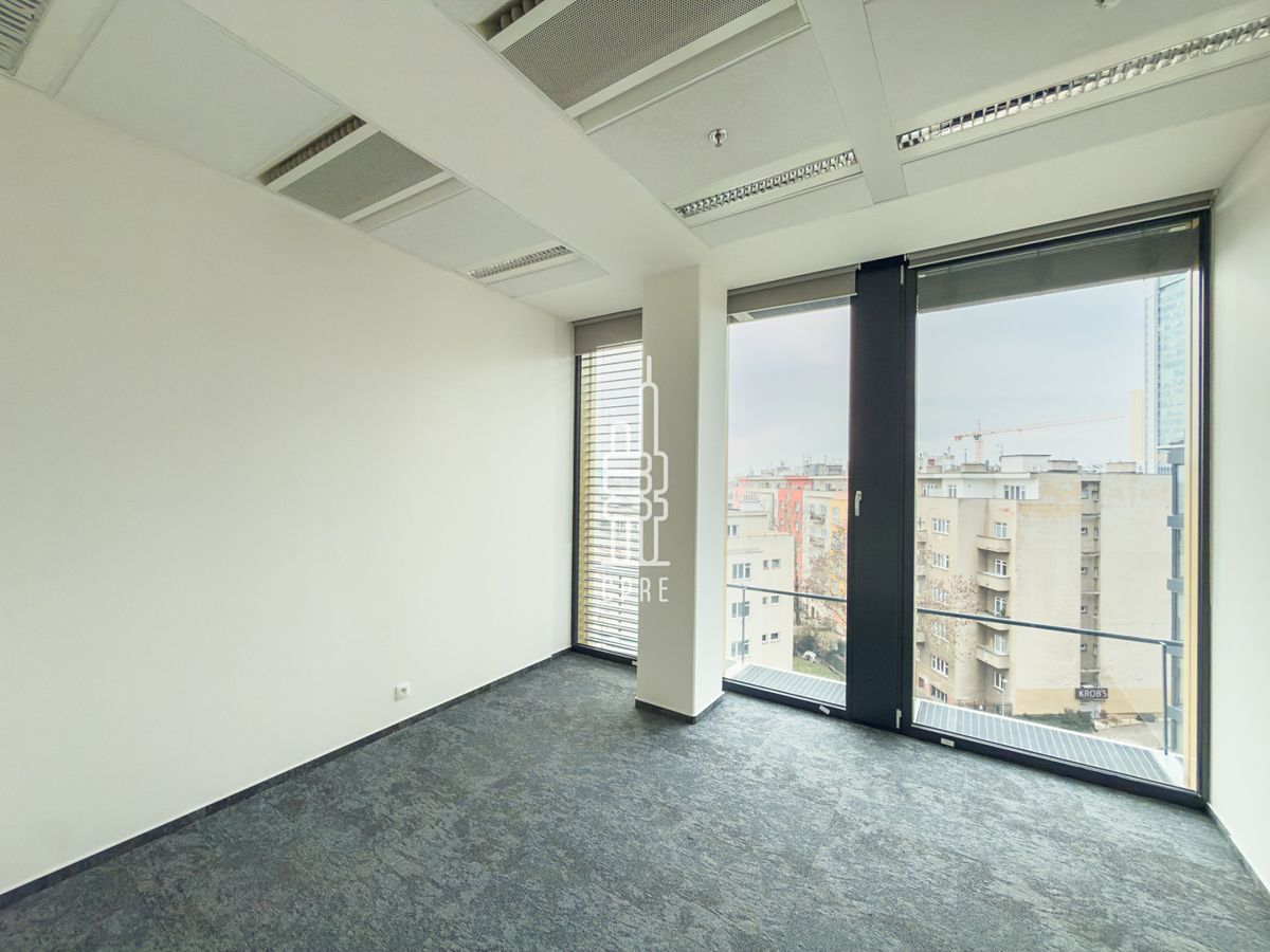 Pronájem kanceláře 525 m² – fotografie 4