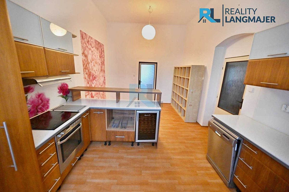 Pronájem bytu 2+1 87 m²