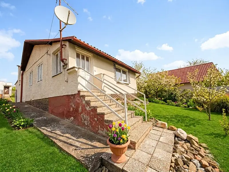 Prodej rodinného domu 290 m², pozemek 2867 m², Jalubí – náhled fotky 2