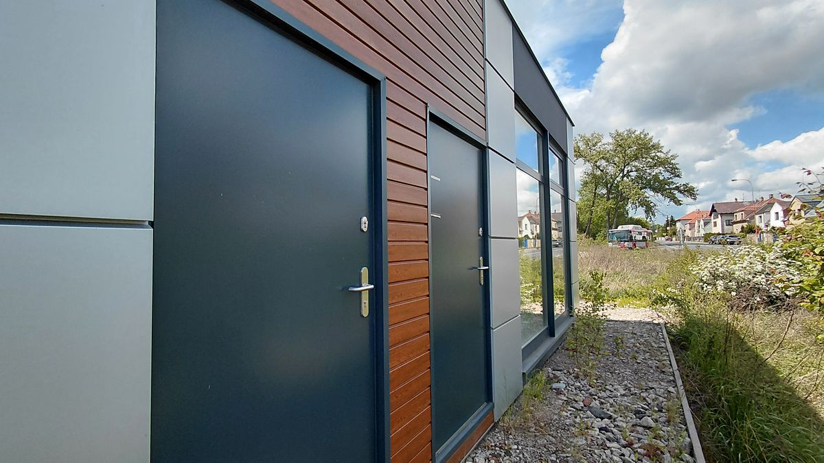 Prodej obchodního prostoru 100 m² – fotografie 2