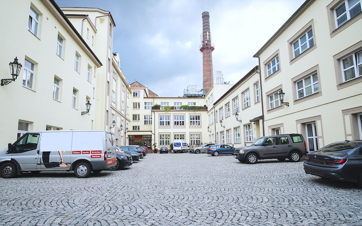 Pronájem skladového prostoru 450 m²