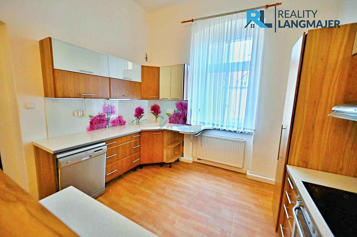 Pronájem bytu 2+1 87 m²