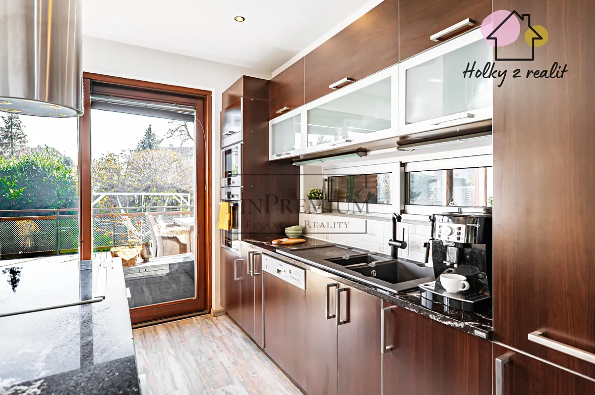 Prodej vily 316 m², pozemek 847 m²