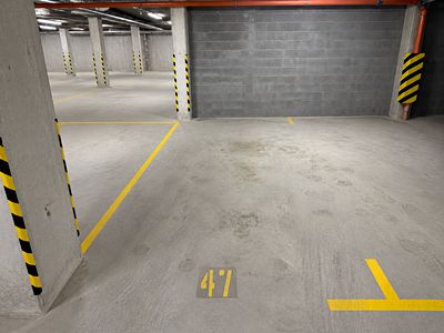 Pronájem garážového stání 12 m²