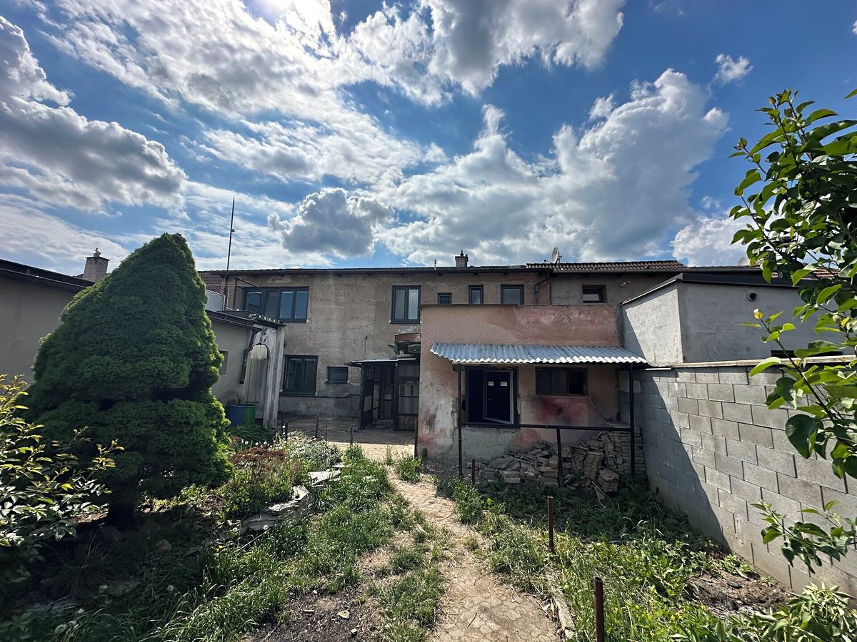 Prodej rodinného domu 201 m², pozemek 368 m² – fotografie 2