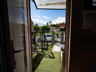 Prodej  rodinného domu 195 m², pozemek 699 m² — photo 2