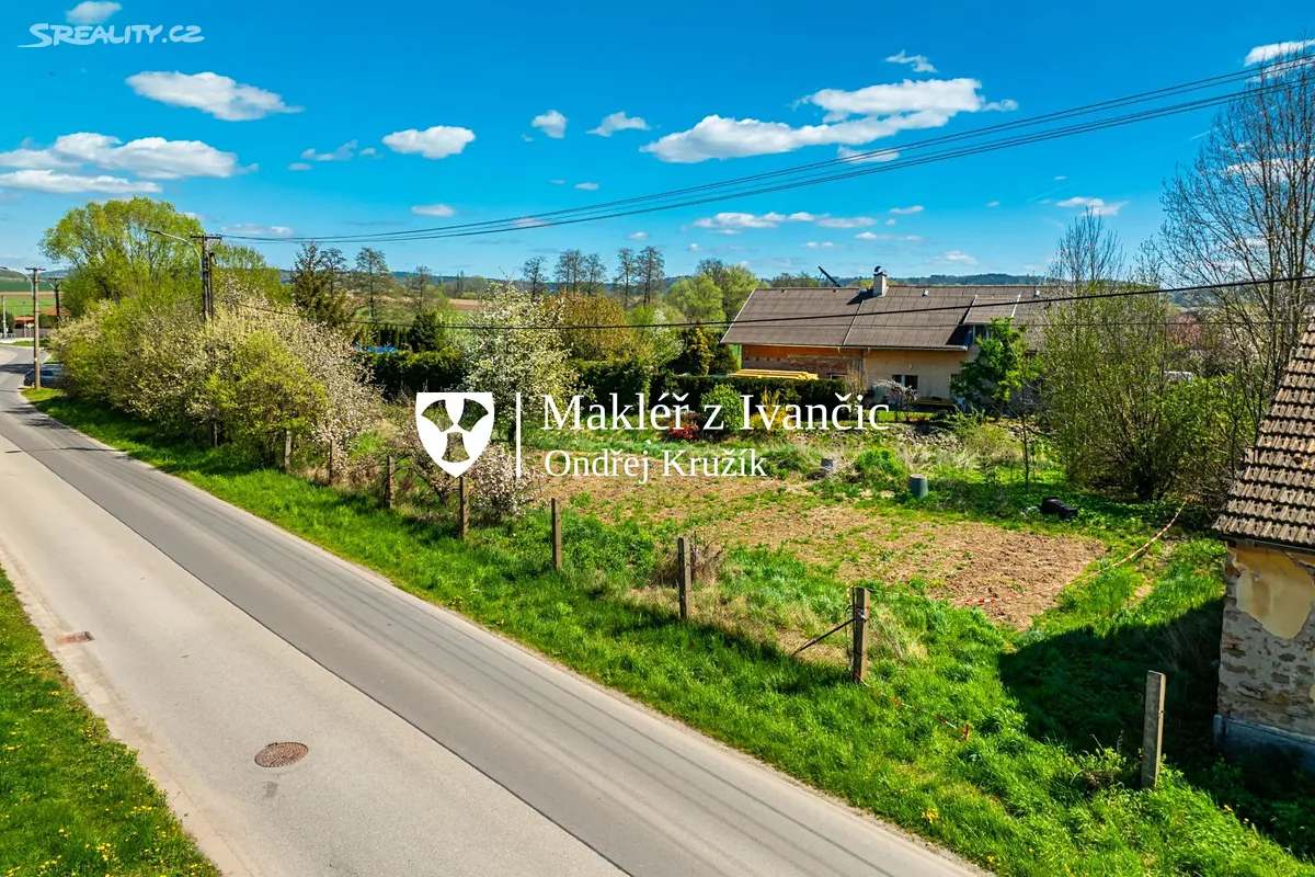 Prodej stavebního pozemku 921 m², Drásov