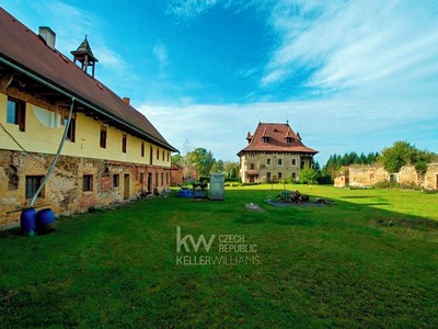 Prodej komerční nemovitosti 570 m² — photo 2