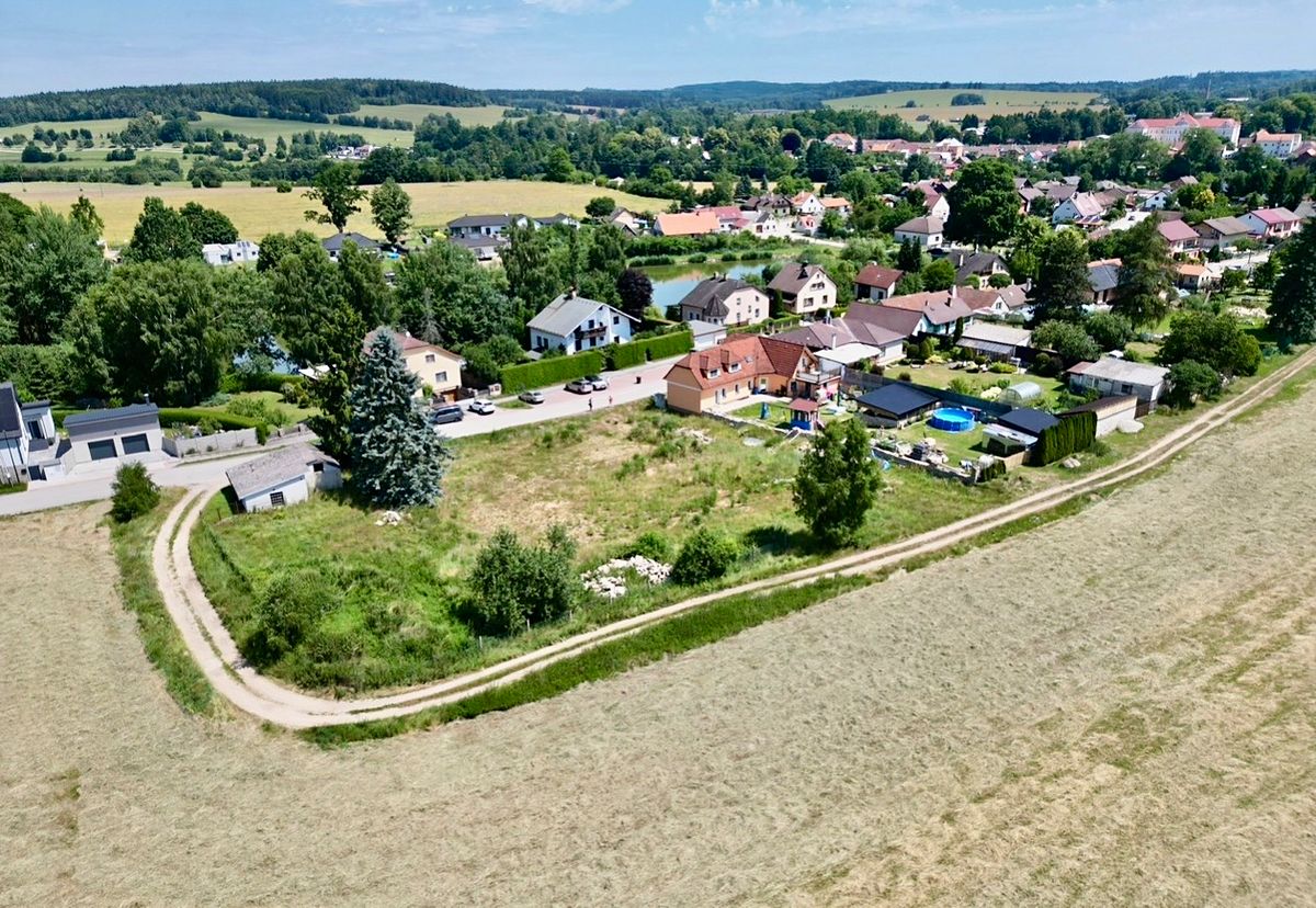Prodej stavebního pozemku 880 m²