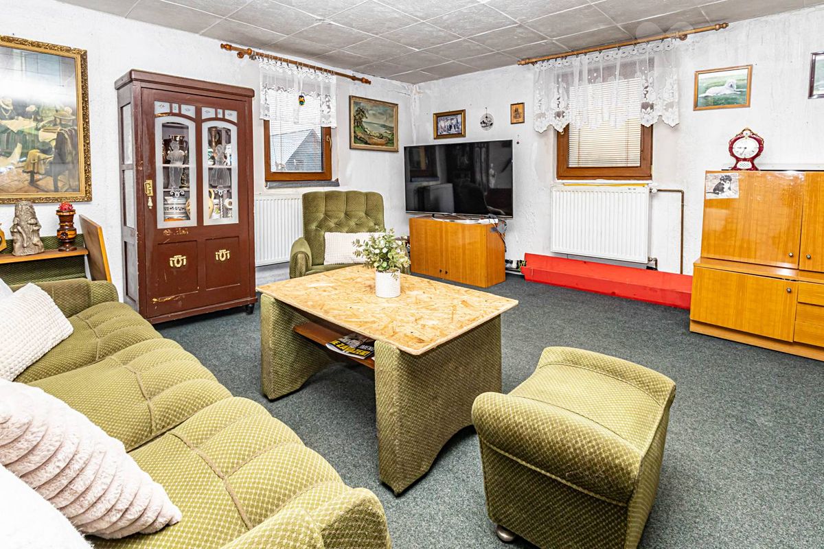 Prodej rodinného domu 200 m², pozemek 1170 m² – fotografie 5