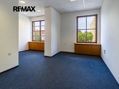 Комерційне приміщення в оренду, 22 м² (2 з 12)