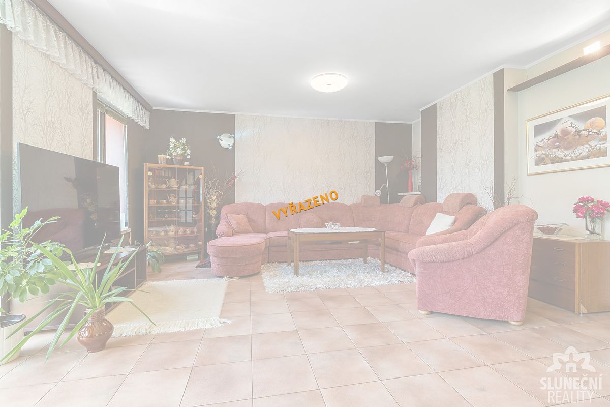 Prodej rodinného domu 203 m², pozemek 528 m² – fotografie 4