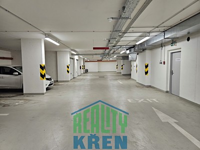 Pronájem garážového stání 15 m²