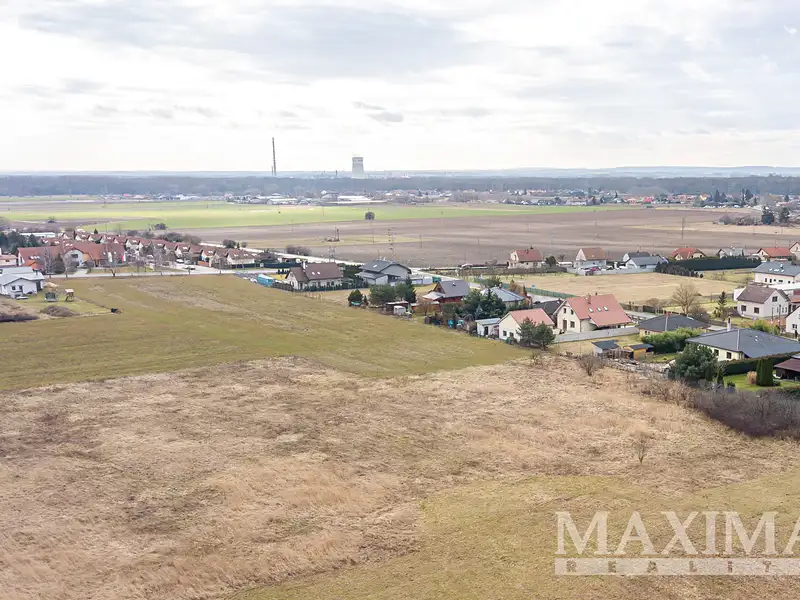 Prodej stavebního pozemku 836 m², Kly – náhled fotky 2