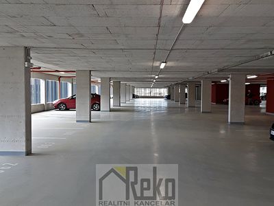 Pronájem garážového stání 13 m²
