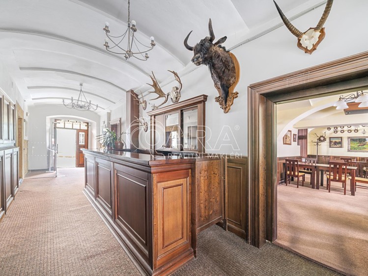 Prodej komerčního prostoru, 426 m² (7 z 34)