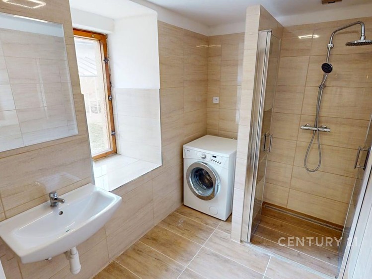 Prodej domu, 245 m² (16 z 27)