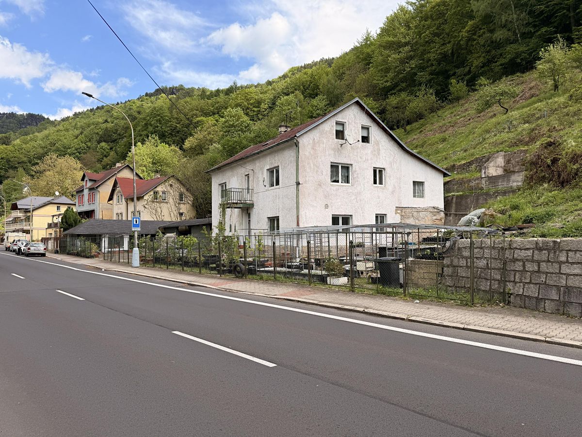 Prodej rodinného domu 350 m², pozemek 4650 m²