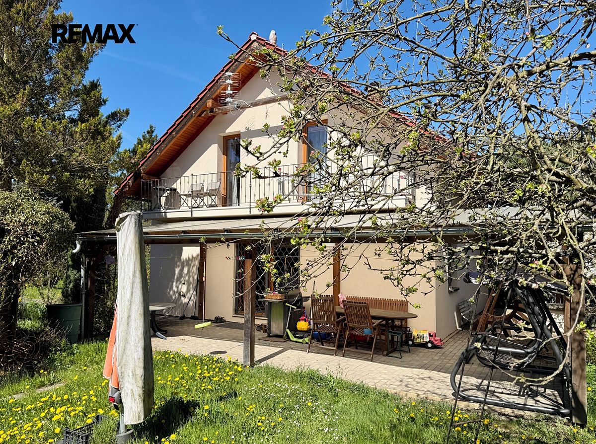 Prodej rodinného domu 110 m², pozemek 1085 m² – fotografie 2