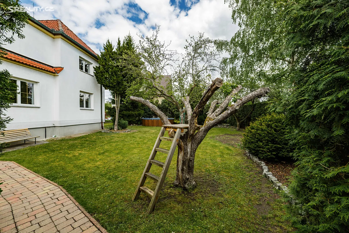 Prodej rodinného domu 154 m², pozemek 820 m² – pohled 3